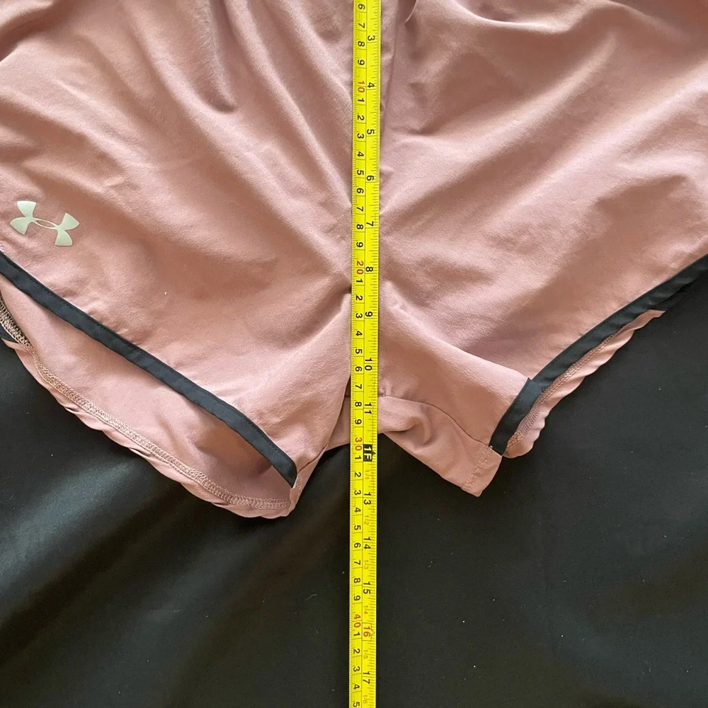 Under Armour Pink Athletic‎ Shorts Lightweight Relaxed Fit